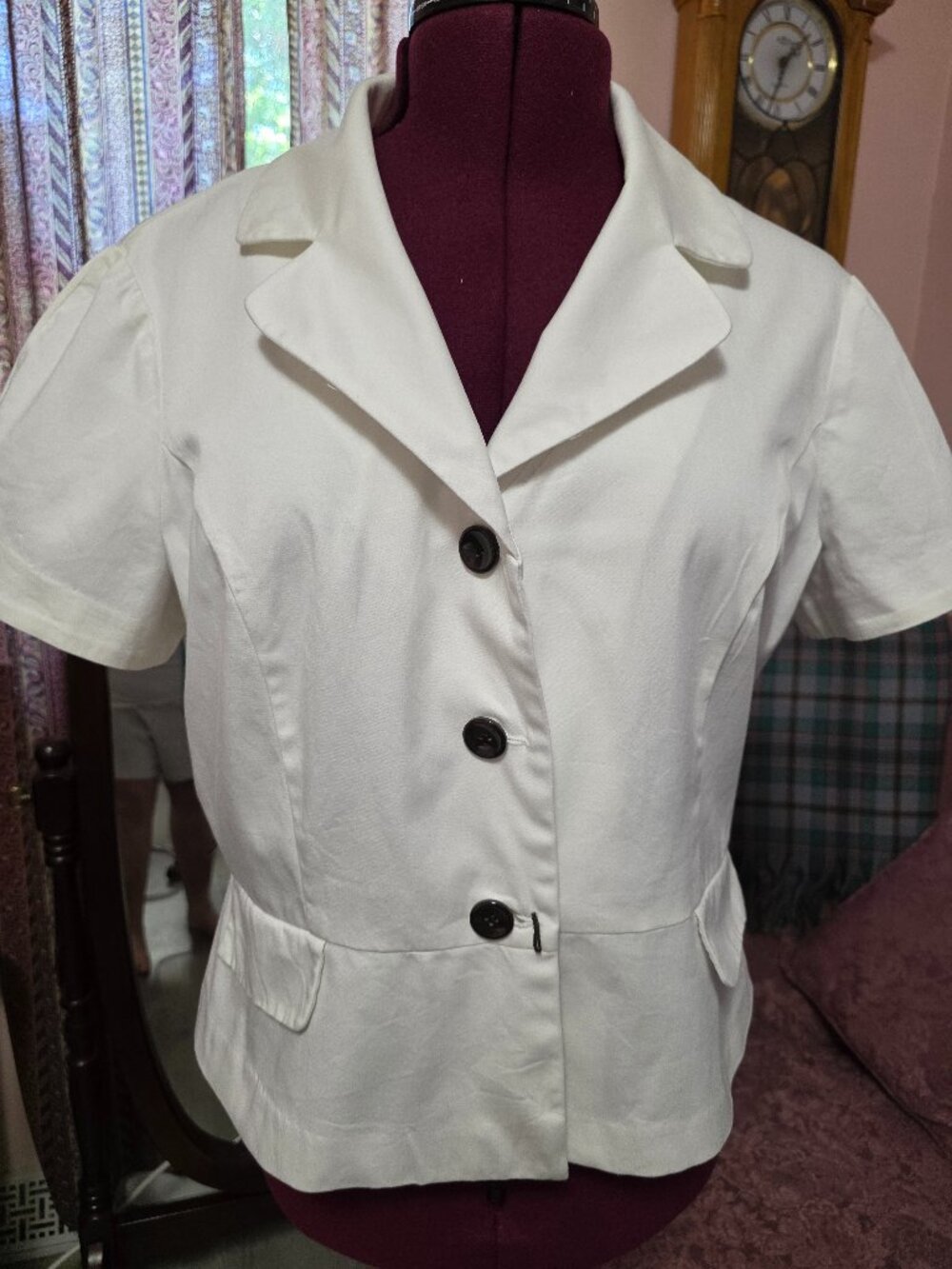 Perceptions NY 3 button bolero jacket